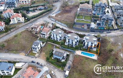 Uskumruköy Lotus Life'ta Havuz Cepheli Bahçe Dubleks