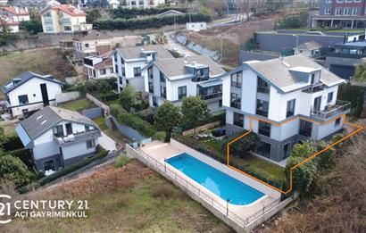 Uskumruköy Lotus Life'ta Havuz Cepheli Bahçe Dubleks