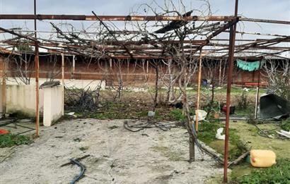 CENTURY 21 BAL GAYRİMENKUL'DEN BALIKLI KÖYÜ İÇERİSİNDE KÖY EVİ VE AÇIK SİSTEM BÜYÜKBAŞ HAYVAN DAMI