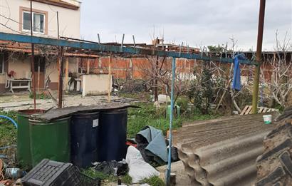 CENTURY 21 BAL GAYRİMENKUL'DEN BALIKLI KÖYÜ İÇERİSİNDE KÖY EVİ VE AÇIK SİSTEM BÜYÜKBAŞ HAYVAN DAMI