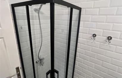 AYNALIÇEŞME CADDE ÜZERİNDE 2+1 EŞYALI KİRALIK DAİRE