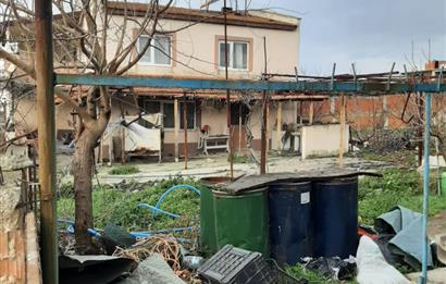 CENTURY 21 BAL GAYRİMENKUL'DEN BALIKLI KÖYÜ İÇERİSİNDE KÖY EVİ VE AÇIK SİSTEM BÜYÜKBAŞ HAYVAN DAMI