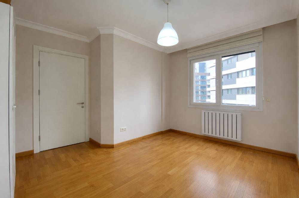 Selamiçeşme'de İşyeri Kullanımına Uygun 95 m2 3+1 Kiralık Daire