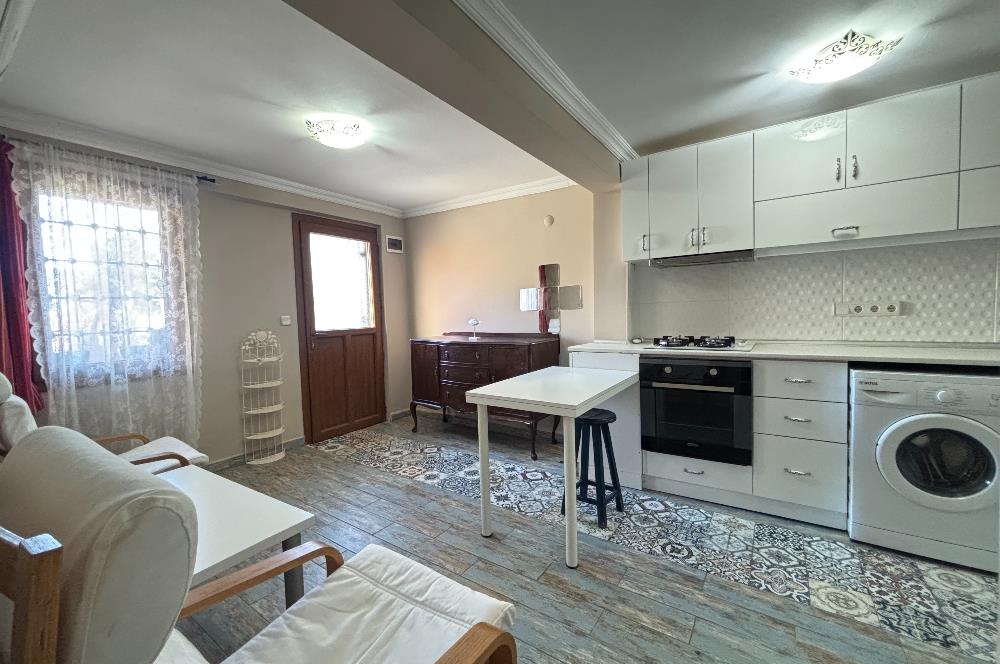 Eskiçeşme'de, Marina'ya Yürüme Mesafesi Kiralık 1+1 Eşyalı Daire