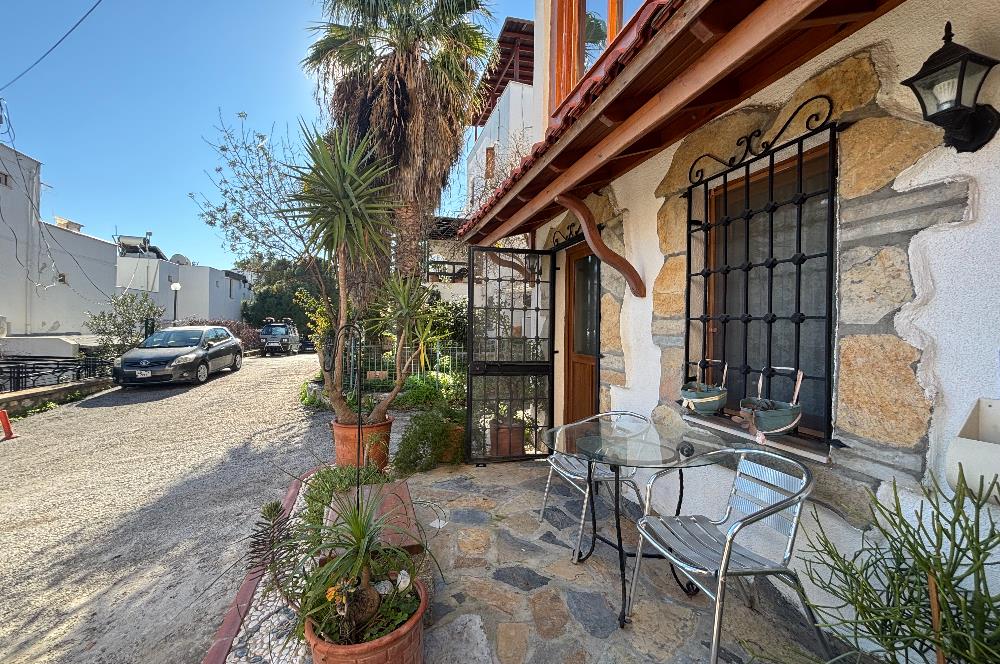 Eskiçeşme'de, Marina'ya Yürüme Mesafesi Kiralık 1+1 Eşyalı Daire