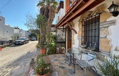 Eskiçeşme'de, Marina'ya Yürüme Mesafesi Kiralık 1+1 Eşyalı Daire