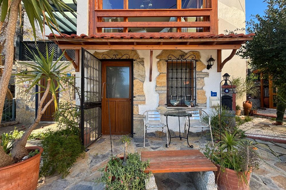 Eskiçeşme'de, Marina'ya Yürüme Mesafesi Kiralık 1+1 Eşyalı Daire