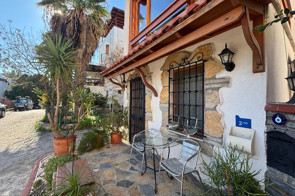 Eskiçeşme'de, Marina'ya Yürüme Mesafesi Kiralık 1+1 Eşyalı Daire