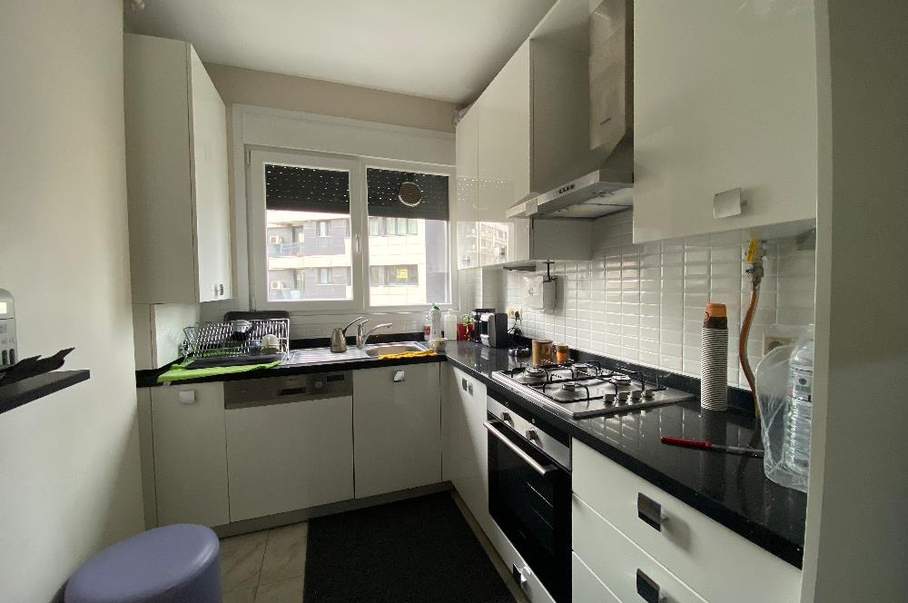 Selamiçeşme'de İşyeri Kullanımına Uygun 95 m2 3+1 Kiralık Daire