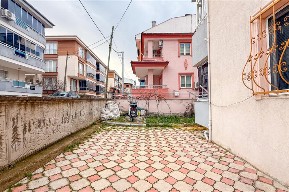 Maltepe Okullar Bölgesinde Köşe Konum Satılık 3+1 Daire 