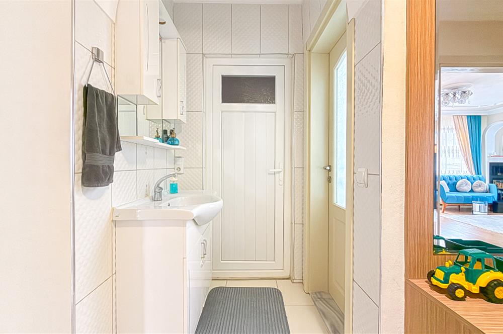 Maltepe Okullar Bölgesinde Köşe Konum Satılık 3+1 Daire 