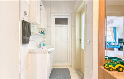 Maltepe Okullar Bölgesinde Köşe Konum Satılık 3+1 Daire 