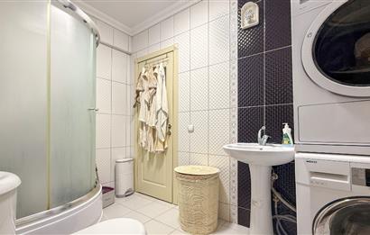 Maltepe Okullar Bölgesinde Köşe Konum Satılık 3+1 Daire 