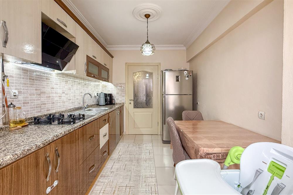 Maltepe Okullar Bölgesinde Köşe Konum Satılık 3+1 Daire 