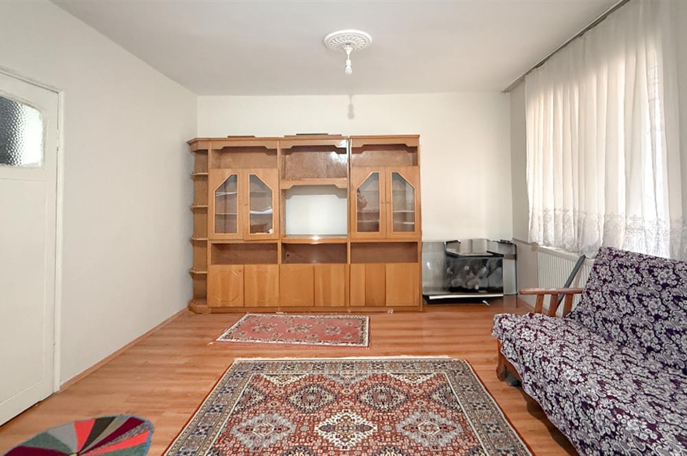 Necatibey Eğitim Fakültesine 200m Kat Mülkiyetli Bahçe  Kullanımlı 2+1 Satılık Daire