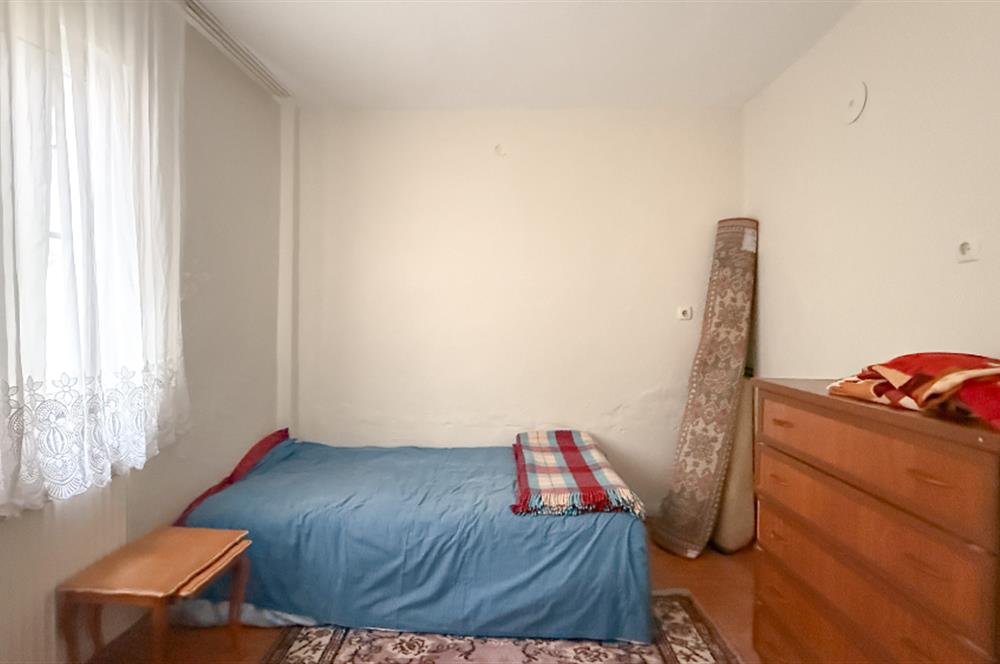 Necatibey Eğitim Fakültesine 200m Kat Mülkiyetli Bahçe  Kullanımlı 2+1 Satılık Daire