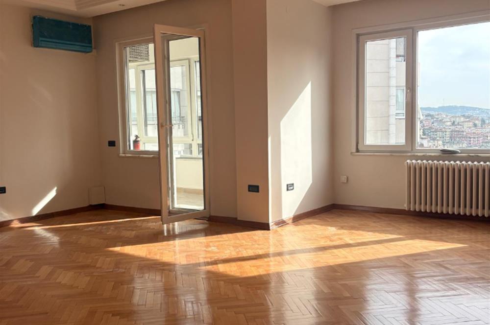 ENGİN SİTESİ'NDE YENİLENMİŞ DENİZ MANZARALI DUBLEKS DAİRE