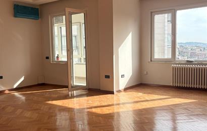 ENGİN SİTESİ'NDE YENİLENMİŞ DENİZ MANZARALI DUBLEKS DAİRE