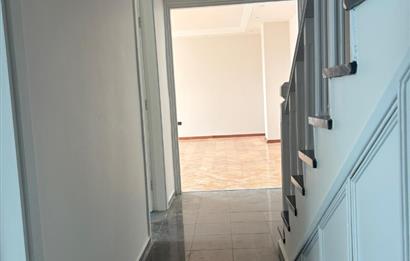 ENGİN SİTESİ'NDE YENİLENMİŞ DENİZ MANZARALI DUBLEKS DAİRE