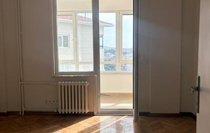 ENGİN SİTESİ'NDE YENİLENMİŞ DENİZ MANZARALI DUBLEKS DAİRE