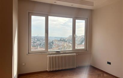 ENGİN SİTESİ'NDE YENİLENMİŞ DENİZ MANZARALI DUBLEKS DAİRE