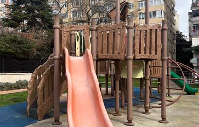 ENGİN SİTESİ'NDE YENİLENMİŞ DENİZ MANZARALI DUBLEKS DAİRE