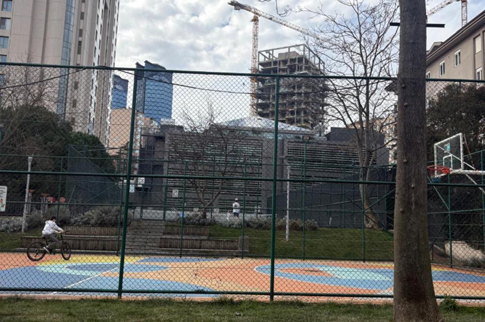 ENGİN SİTESİ'NDE YENİLENMİŞ DENİZ MANZARALI DUBLEKS DAİRE