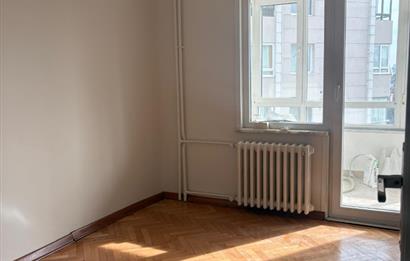 ENGİN SİTESİ'NDE YENİLENMİŞ DENİZ MANZARALI DUBLEKS DAİRE