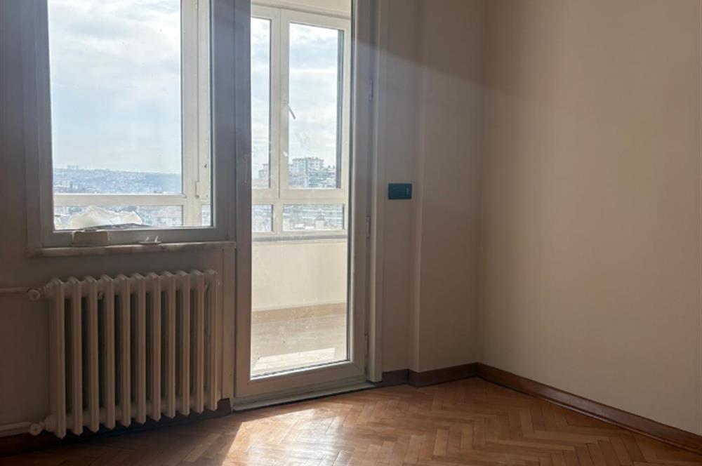 ENGİN SİTESİ'NDE YENİLENMİŞ DENİZ MANZARALI DUBLEKS DAİRE