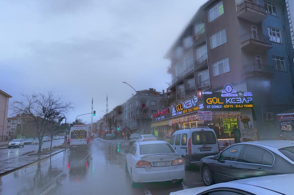 C21 MEVORA'DAN TIP FAKULTESİ CADDESİNDE SATILIK DAİRE