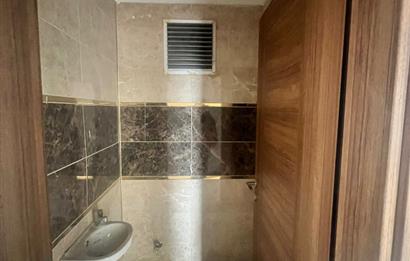 KARŞIYAKA'DA GÖL MANZARALI 3+1 SATILIK DAİRE