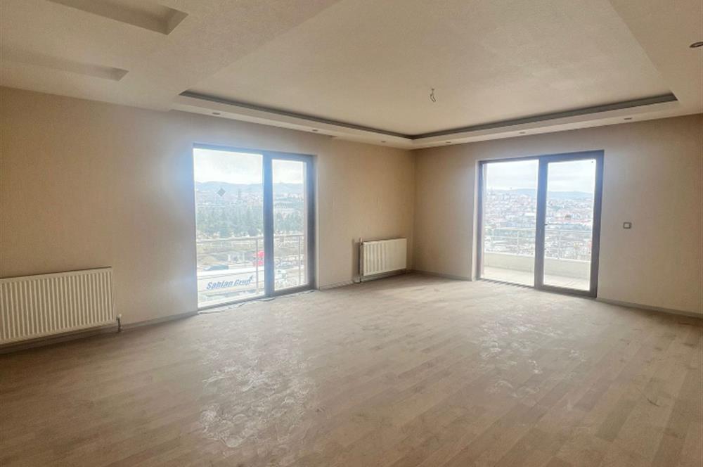 KARŞIYAKA'DA GÖL MANZARALI 3+1 SATILIK DAİRE