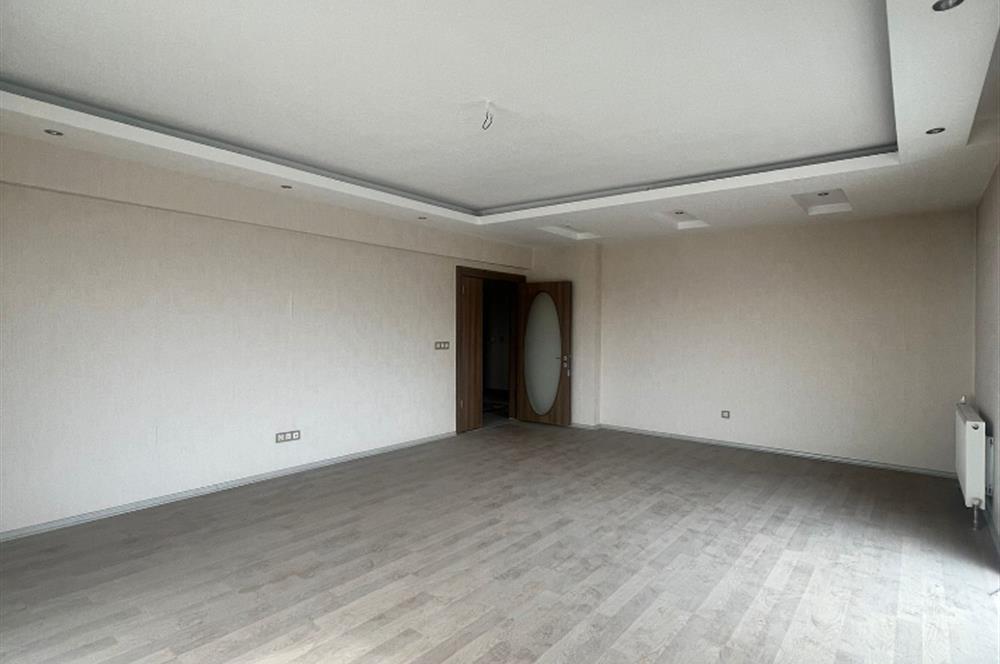 KARŞIYAKA'DA GÖL MANZARALI 3+1 SATILIK DAİRE