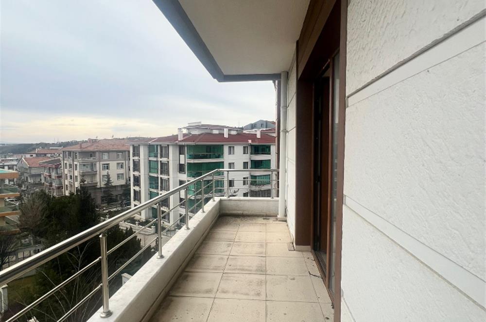 KARŞIYAKA'DA GÖL MANZARALI 3+1 SATILIK DAİRE