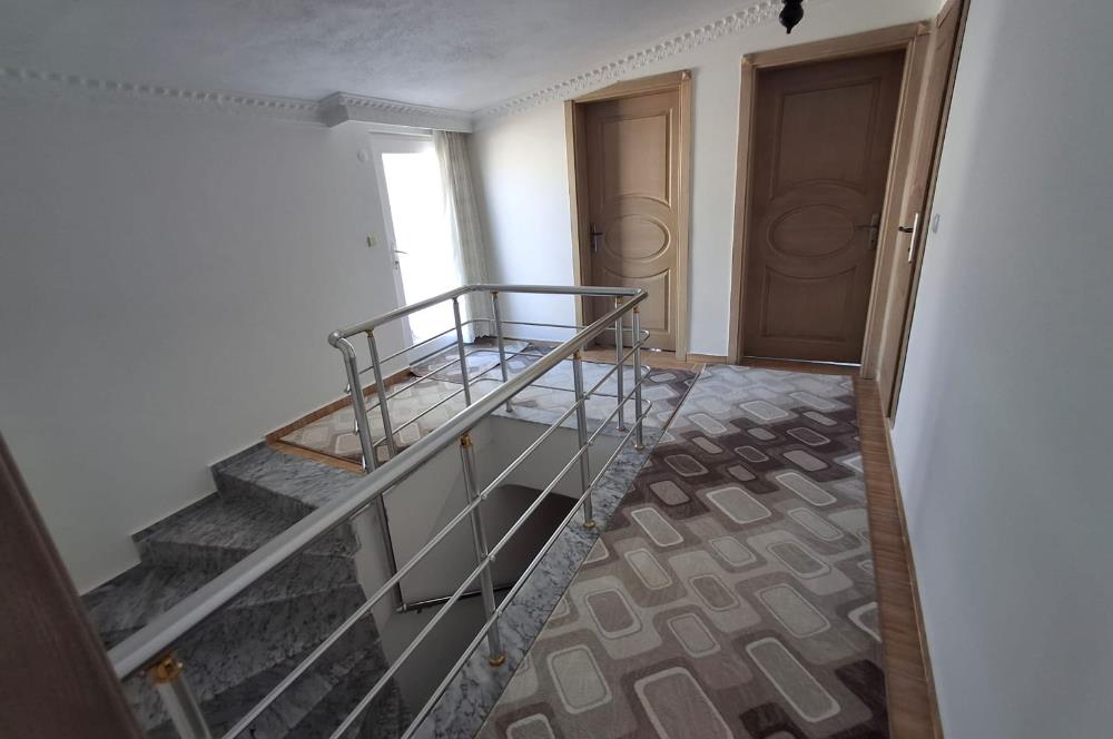 CUMHURİYET MAHALLESİNDE 2+1 AYRI MUTFAK DUBLEX