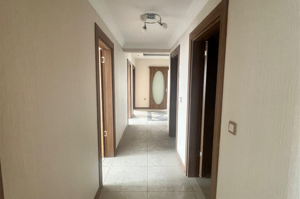 KARŞIYAKA'DA GÖL MANZARALI 3+1 SATILIK DAİRE