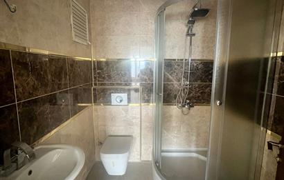 KARŞIYAKA'DA GÖL MANZARALI 3+1 SATILIK DAİRE