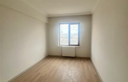 KARŞIYAKA'DA GÖL MANZARALI 3+1 SATILIK DAİRE