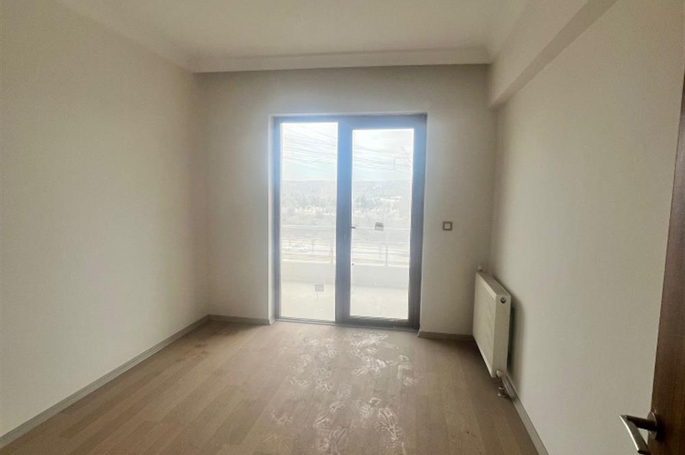 KARŞIYAKA'DA GÖL MANZARALI 3+1 SATILIK DAİRE