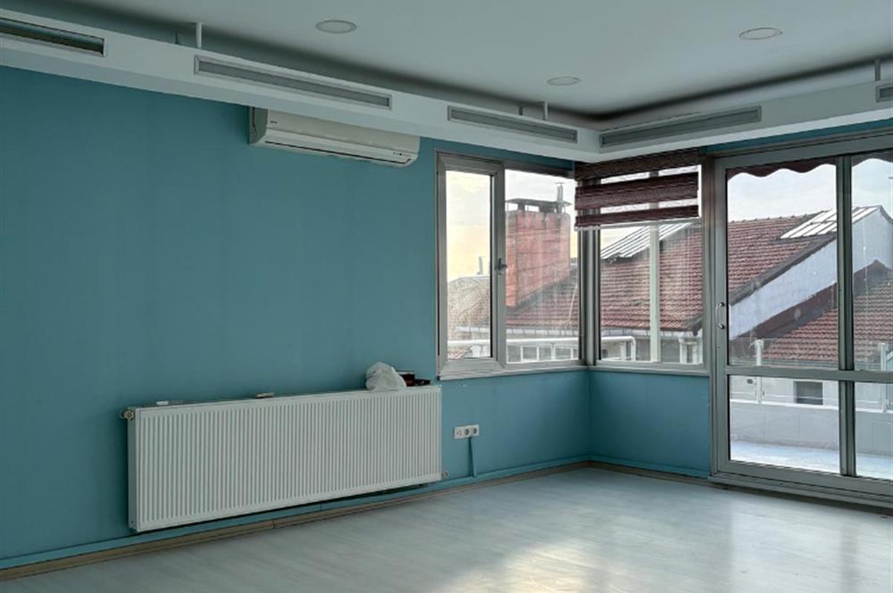 GÜMÜŞSUYU'NDA İLHAM VEREN DENİZ MANZARASINA SAHİP KİRALIK OFİS