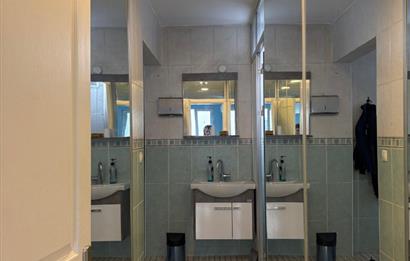 GÜMÜŞSUYU'NDA İLHAM VEREN DENİZ MANZARASINA SAHİP KİRALIK OFİS