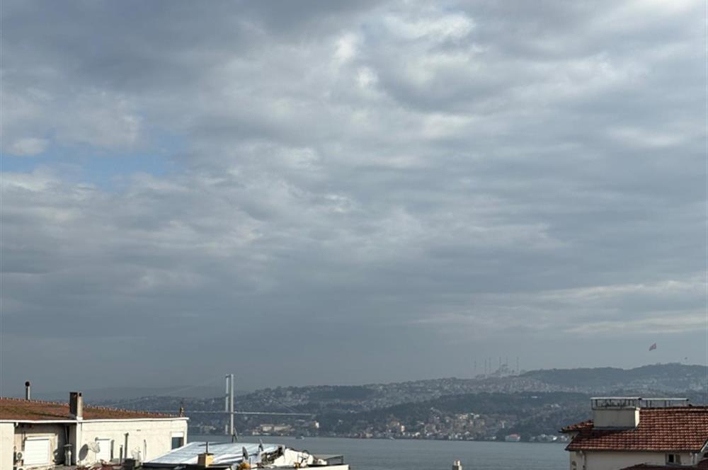 GÜMÜŞSUYU'NDA İLHAM VEREN DENİZ MANZARASINA SAHİP KİRALIK OFİS