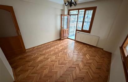 MALTEPE KÜÇÜKYALI SAHİL MARMARAY YAKINI BALKONLU 2+1 DAİRE