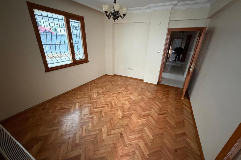 MALTEPE KÜÇÜKYALI SAHİL MARMARAY YAKINI BALKONLU 2+1 DAİRE