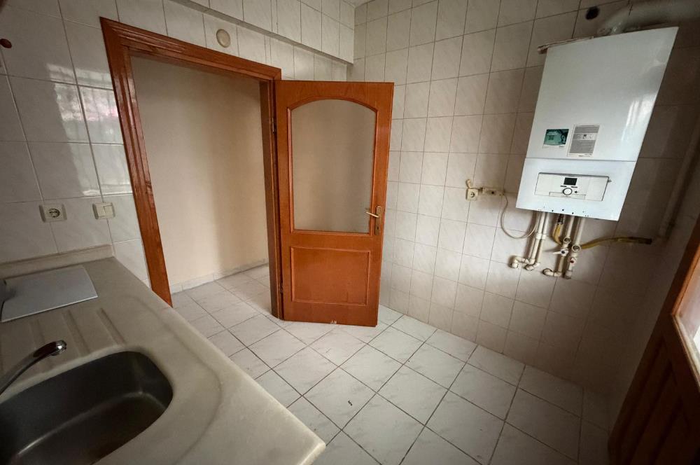 MALTEPE KÜÇÜKYALI SAHİL MARMARAY YAKINI BALKONLU 2+1 DAİRE