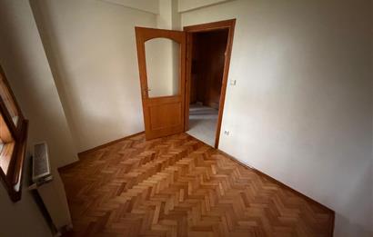 MALTEPE KÜÇÜKYALI SAHİL MARMARAY YAKINI BALKONLU 2+1 DAİRE