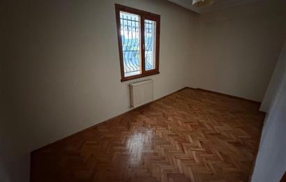 MALTEPE KÜÇÜKYALI SAHİL MARMARAY YAKINI BALKONLU 2+1 DAİRE