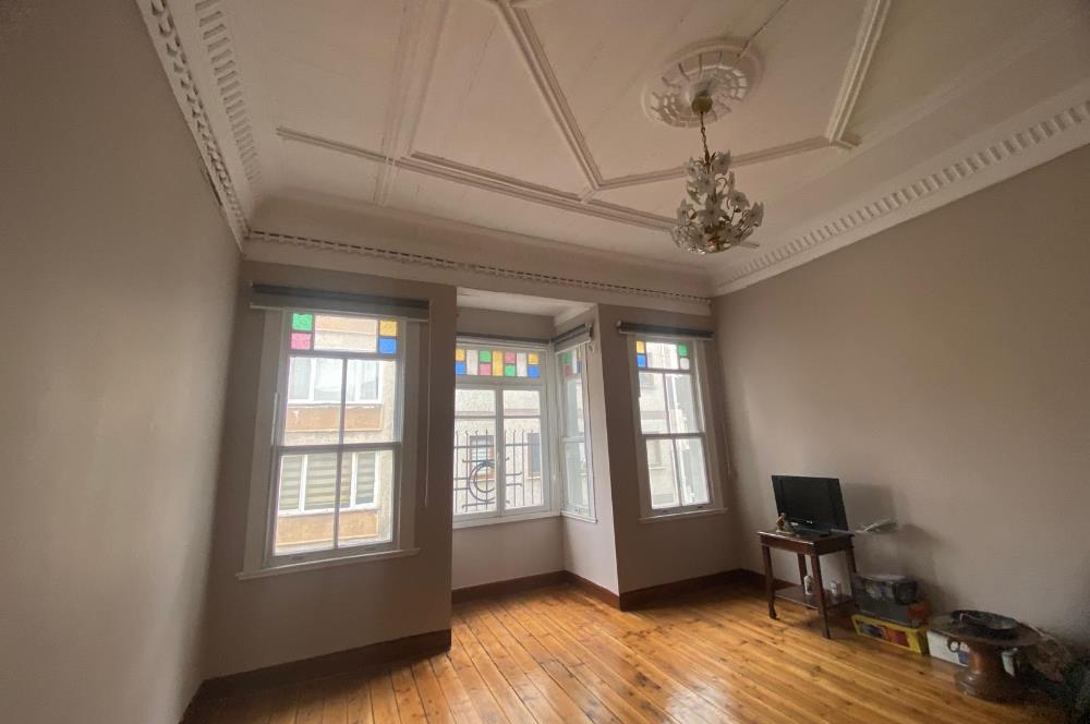 Kadiköyün kalbinde harika konumda komple kiralık işyeri