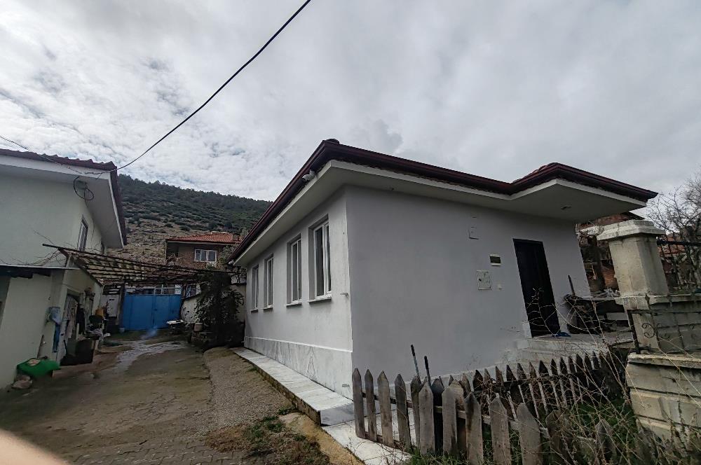 Tavas Solmaz Mahallesinde Satılık Müstakil Ev 