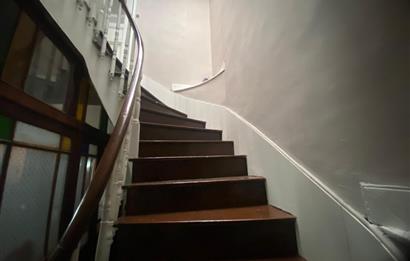 Kadiköyün kalbinde harika konumda komple kiralık işyeri